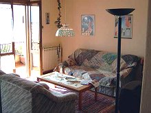 Wohnzimmer mit Terassent�r.